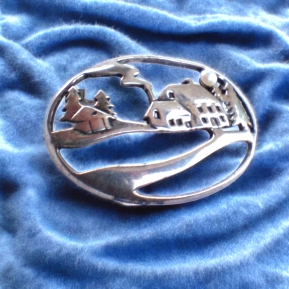 Sterling Silver Town Scene With Pearl Moon Brooch. Apx 2"​ - Picture 3 of 9